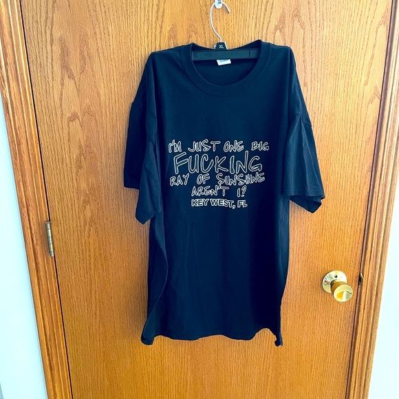 Gildan Other - Men's Black Graphic Tee